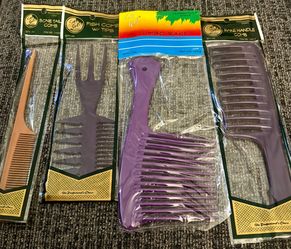 Cosmetic Combs $2 each