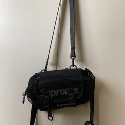 Supreme Shoulder Bag 