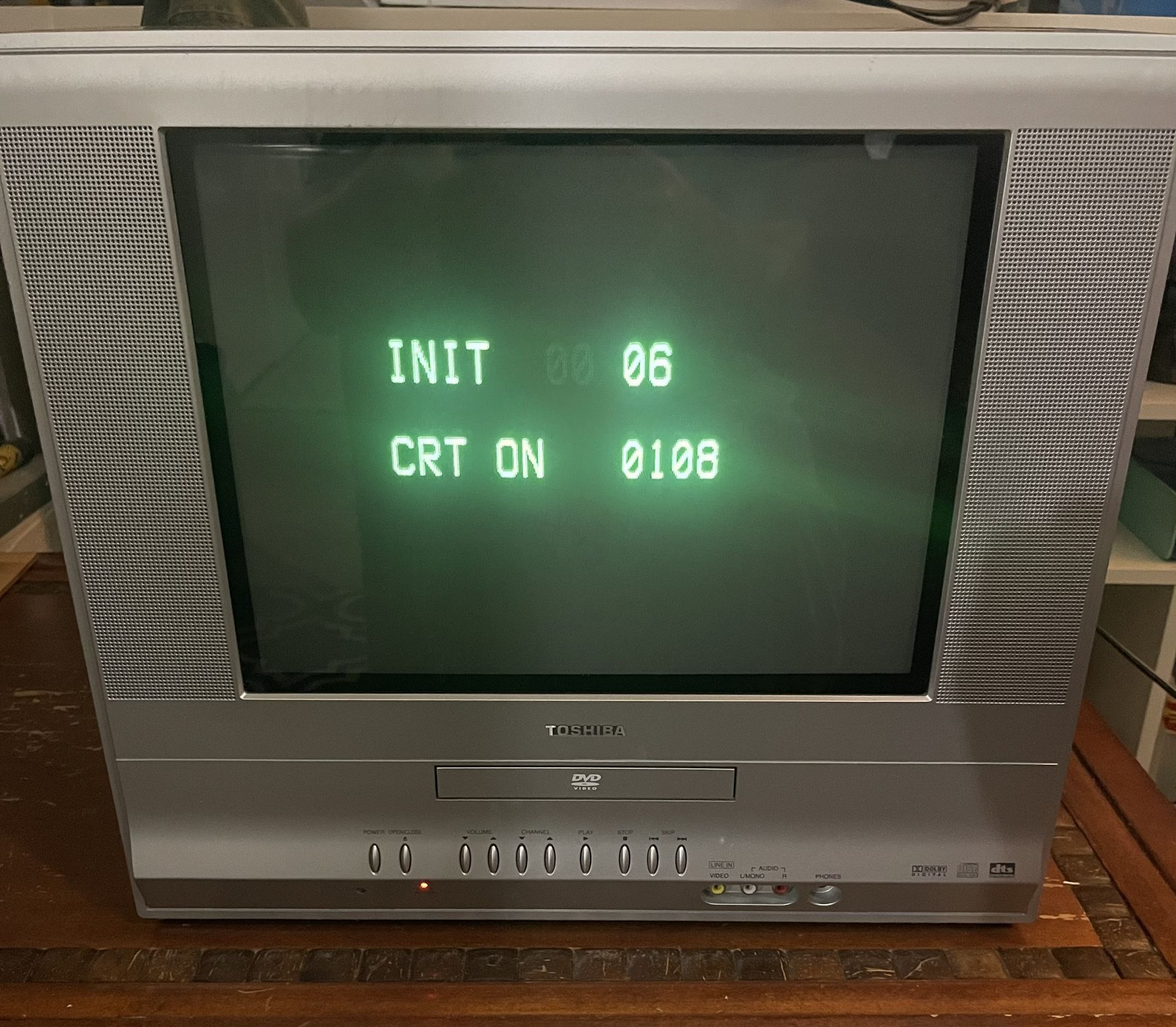 Toshiba MD14F51 CRT TV/DVD Very Low Hours