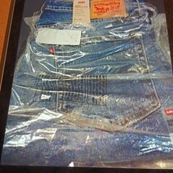 LEVI STRAUSS & CO  505 STYLE JEANS   36 W.   L34