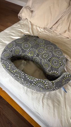 Nursing pillow