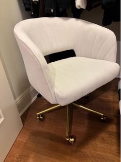 White desk chair