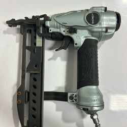 Hitachi Staple Gun 