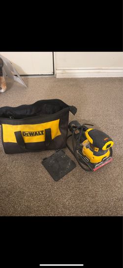 DEWALT Electric Sander + Tool Bag