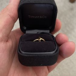 Tiffany T T1 Ring. 18k Gold,  Size 5.5
