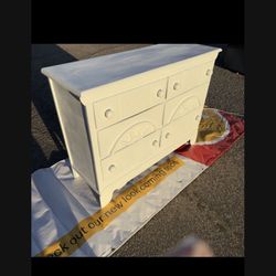 🎁BEAUTIFUL WHITE COLOR- SOLID WOOD DRESSER/6 DRAWER-48” X 16” X 34”🎁