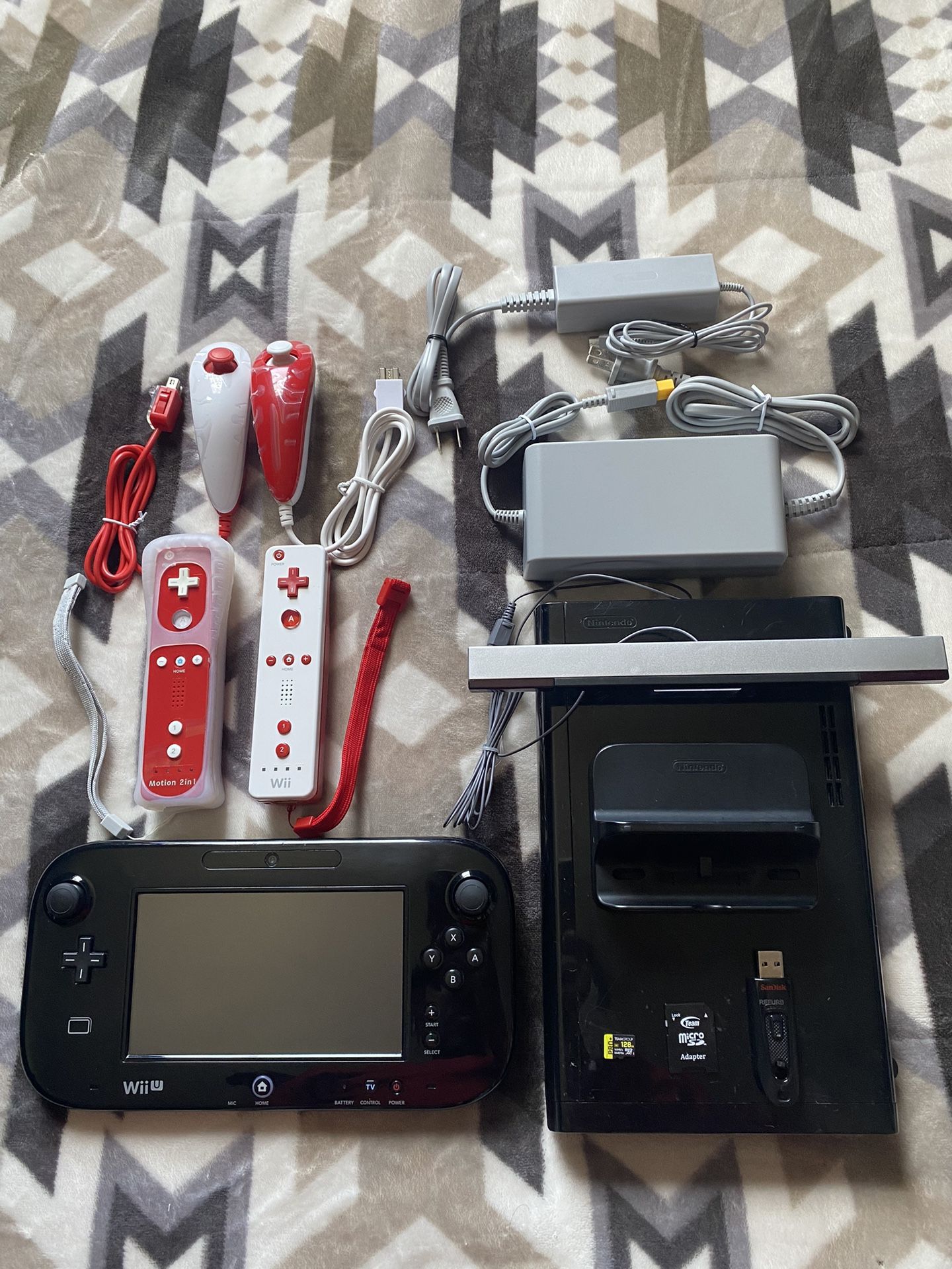 Modded 32gb Wii U System w/ Wii U Gamepad, 256gb usb flash drive, 128gb SD Card and More!