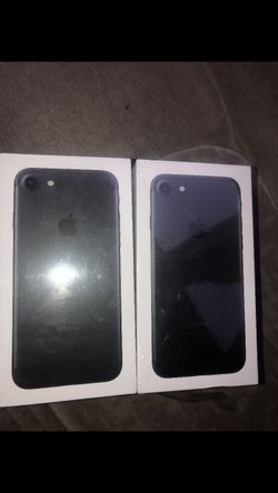 2 iPhone 7s 32GB Family Straight talk