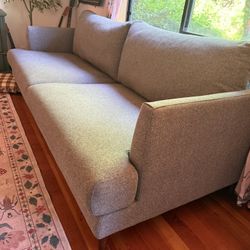 Beautiful Quality Sofa! (extra deep) 
