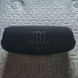 JBL 5 SPEAKER BLACK