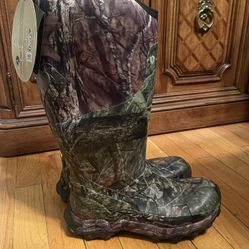 Bogs/Mossy Oak Tall Camo Boots 