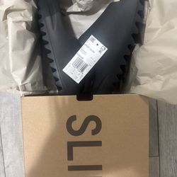 Yeezy Slide Onyx Size 5 Men HQ6448