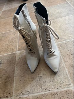 Botas