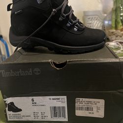 Women’s Timberland Hiking Boots Size 6