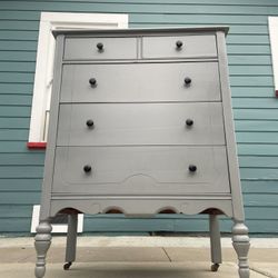 5 Drawer Dresser 