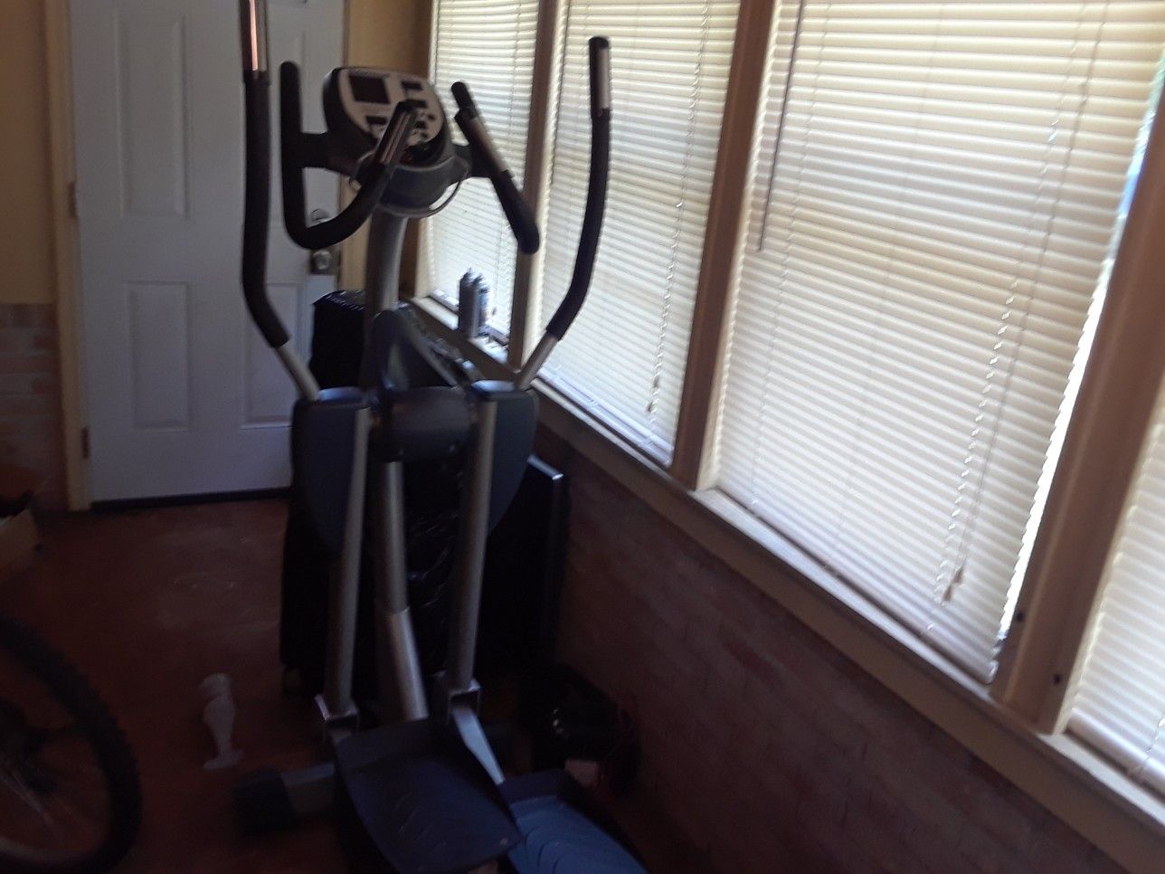 Nautilus ne 2000 commercial quality elliptical for Sale in Columbus, GA