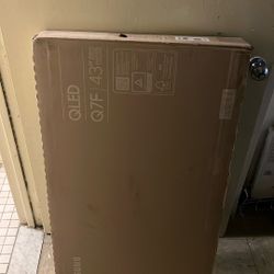 SAMSUNG SMART TV 43INCH BRAND NEW IN BOX STILL