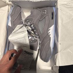 Dead stock WOLF GREY 5s