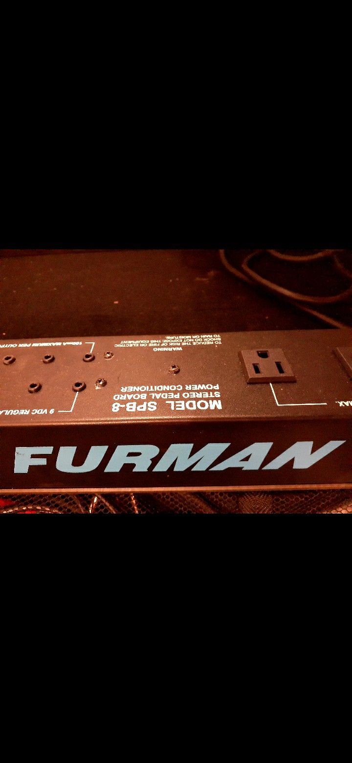 Furman Pedalboard/Power Conitioner
