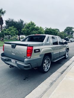 Chevy avalanche original paint original interior never been wrecked clean title