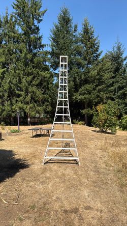 Tall Aluminum A-Frame Step Ladder