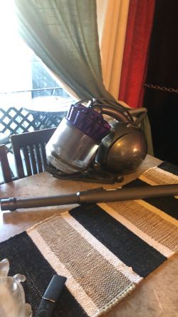DYSON VACUUM