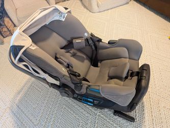 Nuna Pipa RX car seat