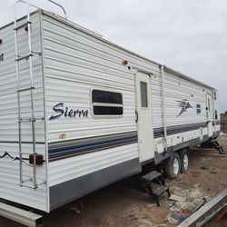Travel Trailer/ Traila 