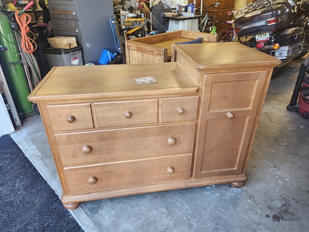 Dresser