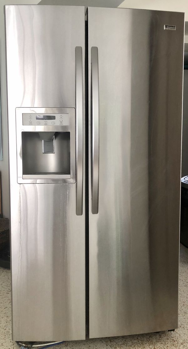 Kenmore Elite Refrigerator with Water and Ice dispenser side by side