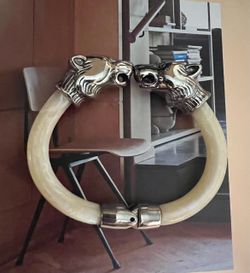 VINTAGE KISSING BEAR CLAMP CUFF SILVER &  CREAM LUCITE CELLULOID BANGLE BRACELET STATEMENT PIECE!