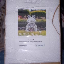 Quterhero Solar Frog Garden Statue
Unopened Quterhero solar frog garden statue. Has a cute 'welcome' sign on its belly 