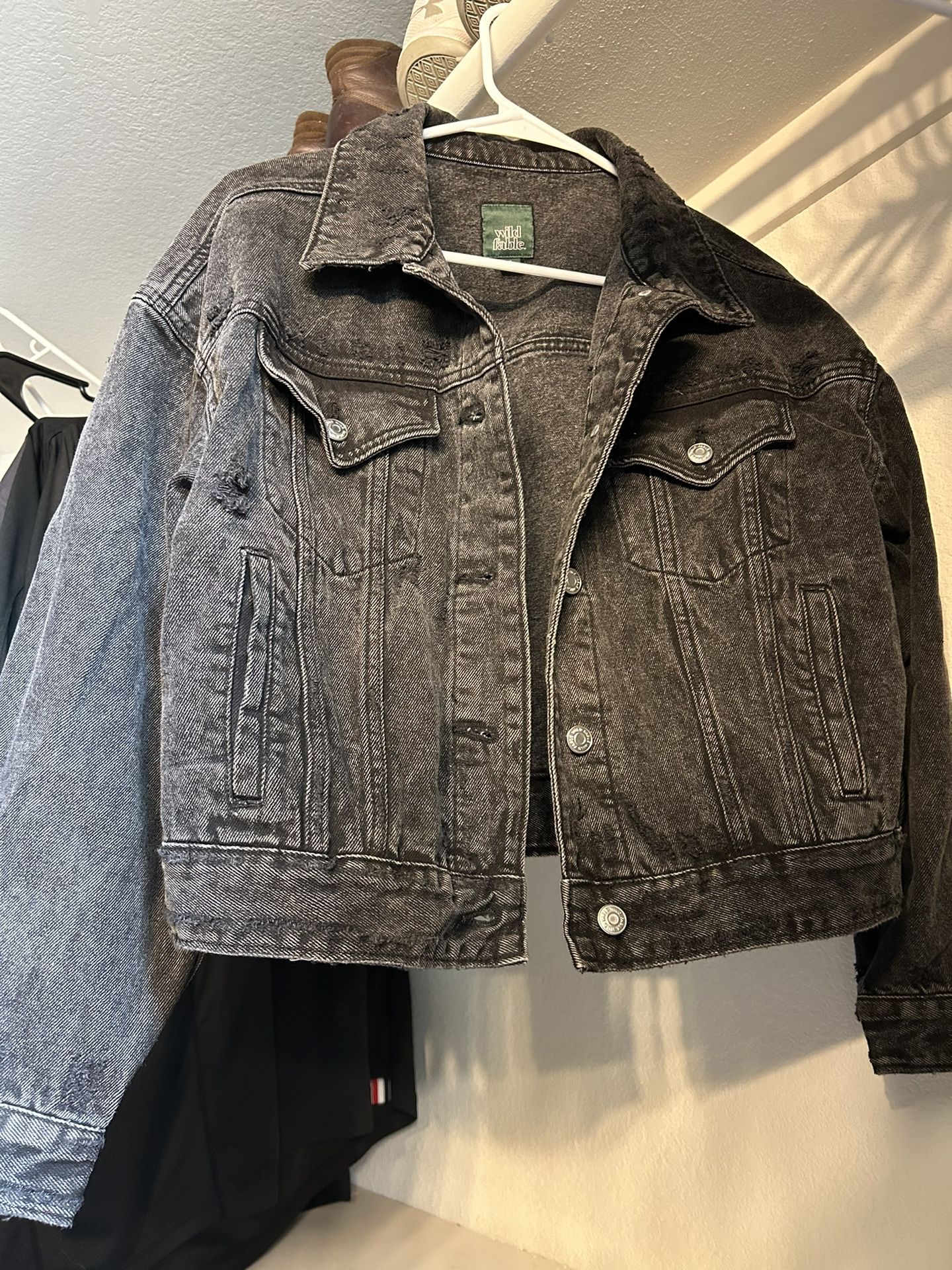 Woman’s Jean Jacket M