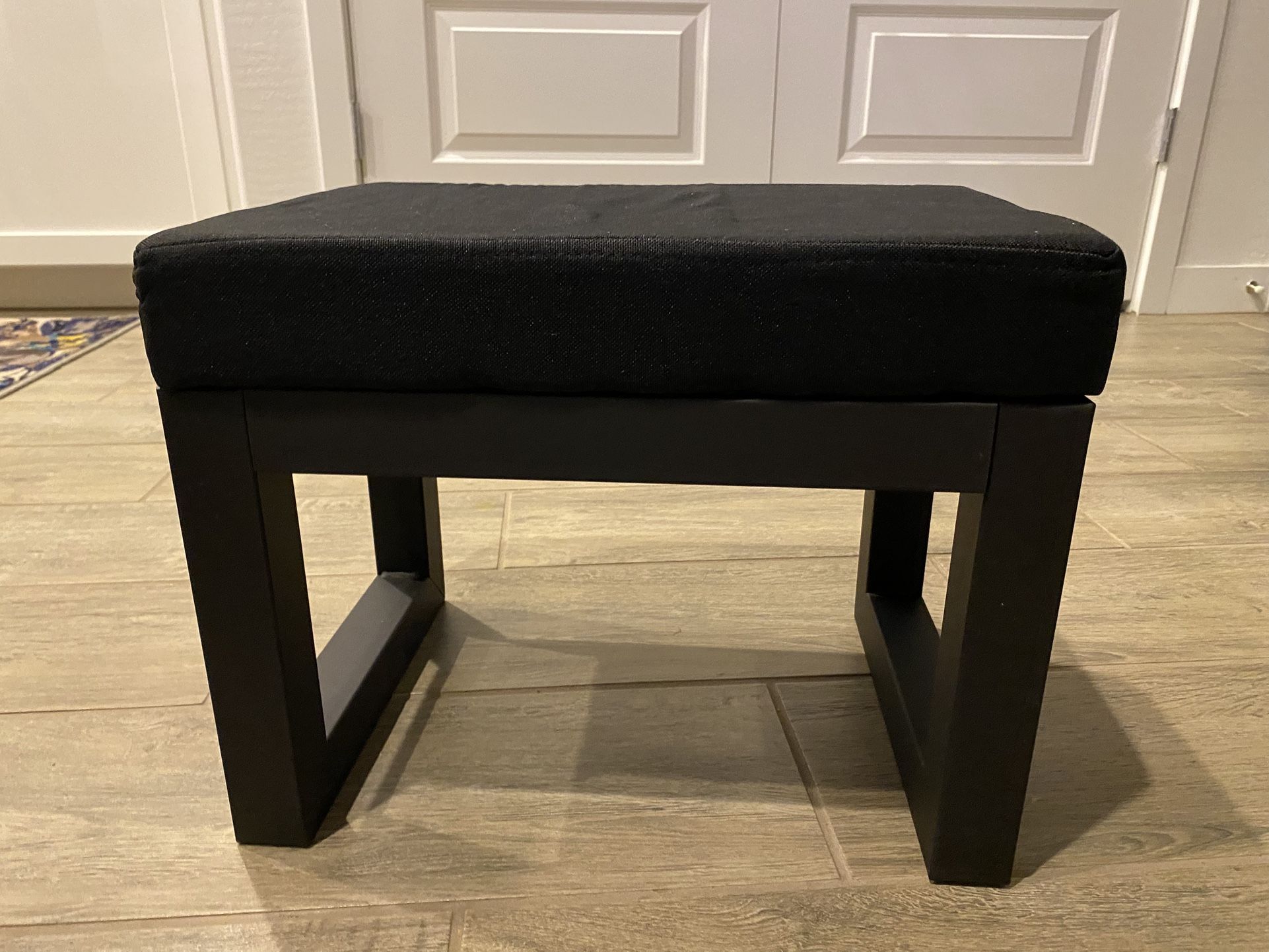 16” Stool