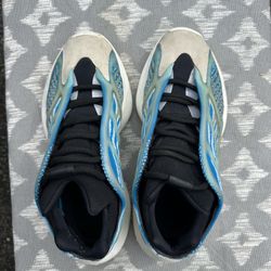 Adidas Yeezy 700 V3 Arzareth