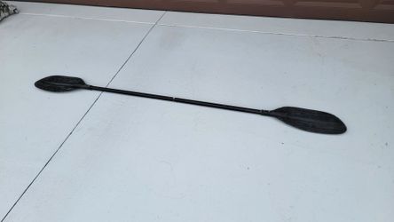 Kayak paddle, aluminum.
Location: SW Cape Coral, near Farmer Joe's.