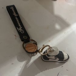 Shoe Keychain 5$