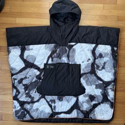Rumpl X Vanish Collaboration - Poncho Blanket Streetwear Jacket Coat Oversized Camping