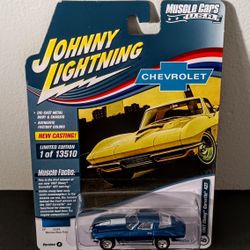 Johnny Lightning 1967 Chevy Corvette 427 Die Cast Car (Brand New)