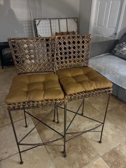 Bar stool