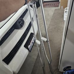 Crutches 