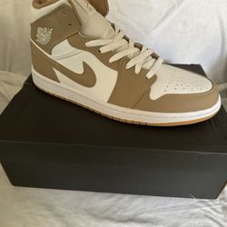 New Jordan 1s Tan/Gum 