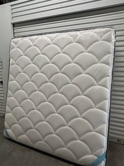 Brand new king dream cloud mattress