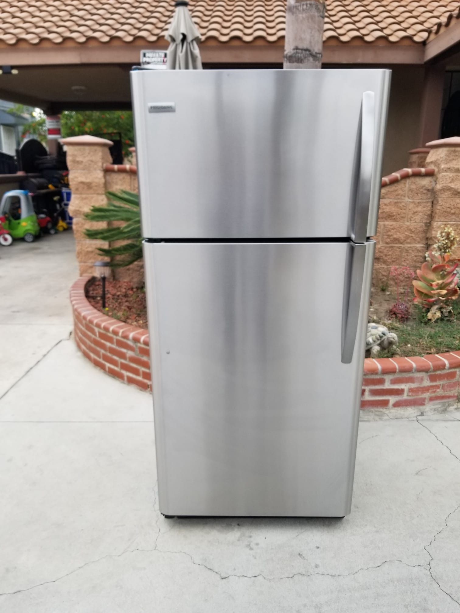 Frigidaire Refrigerator Stainless Steel 18cu Ft 30x30x66👌👍3 MONTHS WARRANTY 