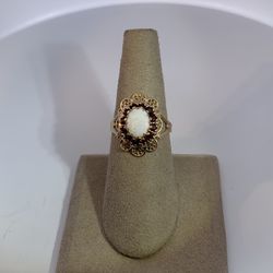 10k yellow gold lady’s opal and topaz vintage looking ring size 7