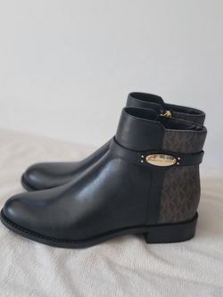 Michael Kors Women Boots