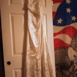 Beautiful White Satin Dress Not Sure Of Size Never Been Worn Size Small Or Medium Very Nice Also Has Lining Inside 