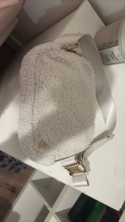 Lululemon Sherpa Belt Bag