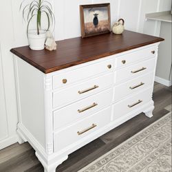 Dresser -  Free Delivery 🚚 Solid Wood Newly Refinished 