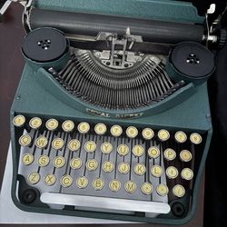 1932”San Serif Italic" Royal Signet Typewriter